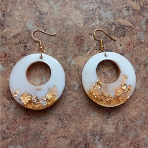 White & Gold earrings